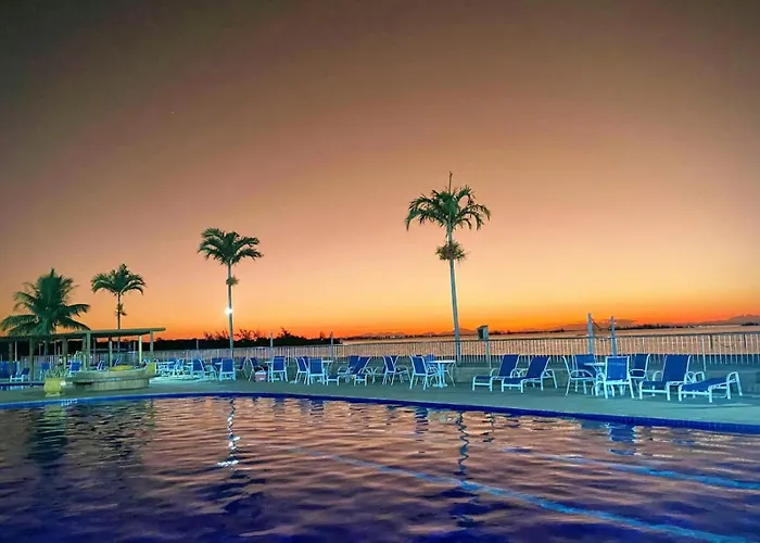 Golden lake apartamento com linda vista para piscina